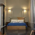 Be Italian Flat Piazza Bovio 22 4*