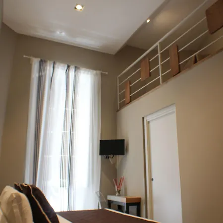 Be Italian Flat Piazza Bovio 22 Naples