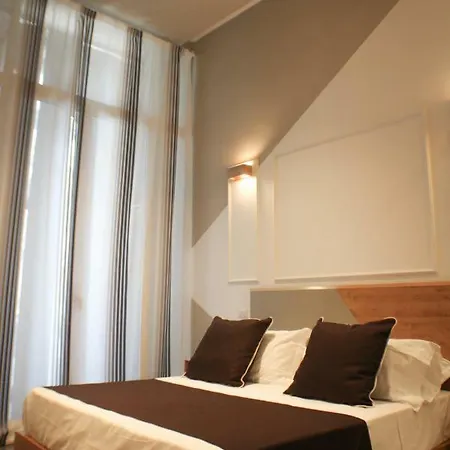 Be Italian Flat Piazza Bovio 22 4* Naples