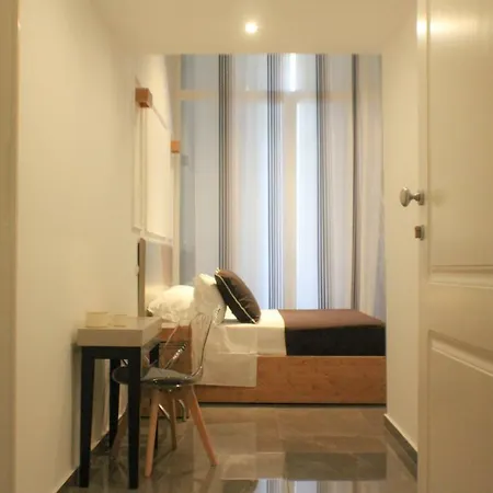 Be Italian Flat Piazza Bovio 22 Neapol