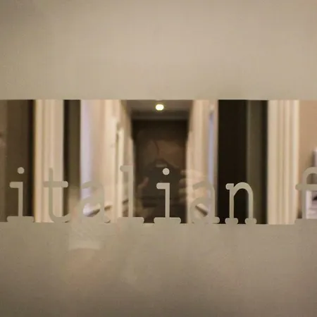 Be Italian Flat Piazza Bovio 22 Pensjonat 2*