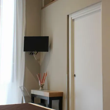 Be Italian Flat Piazza Bovio 22 4* Naples