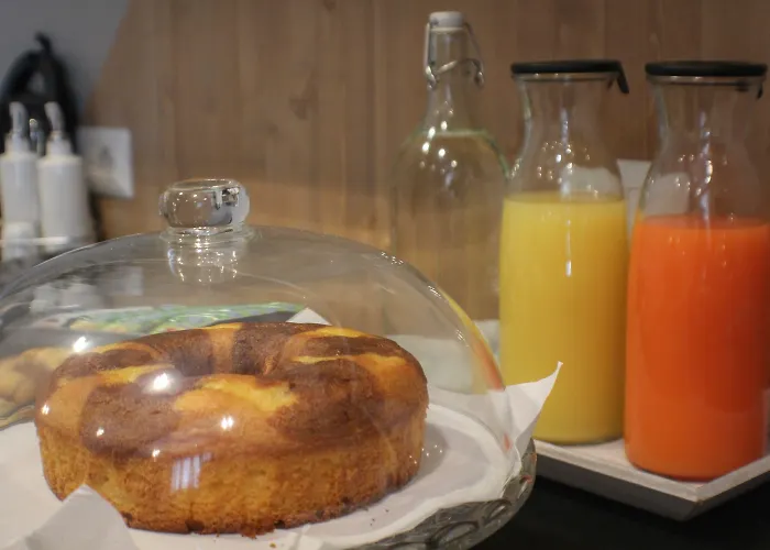 Be Italian Flat Piazza Bovio 22 4*