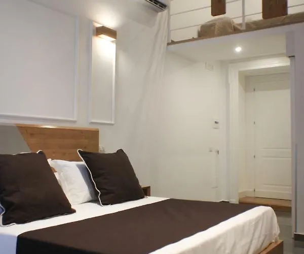 Be Italian Flat Piazza Bovio 22 بيت ضيافة نابولي