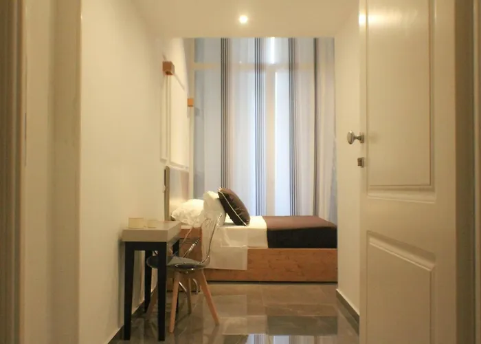 Be Italian Flat Piazza Bovio 22 نابولي