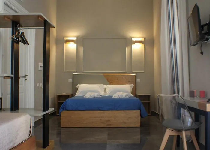 Be Italian Flat Piazza Bovio 22 4*