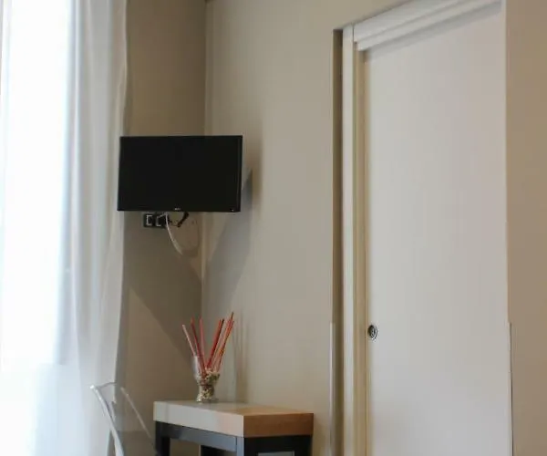 Be Italian Flat Piazza Bovio 22 4* نابولي