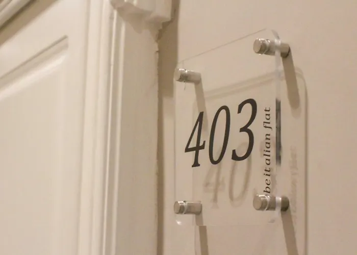 Be Italian Flat Piazza Bovio 22 4* نابولي