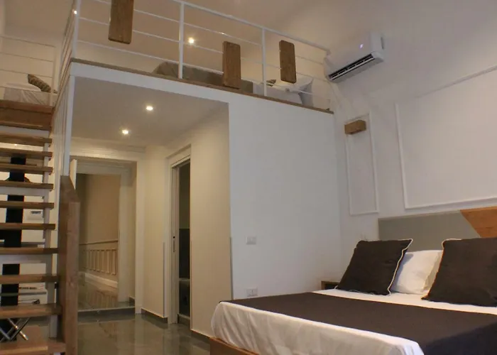 Be Italian Flat Piazza Bovio 22 4* نابولي