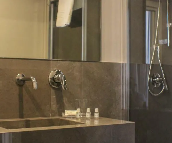 Be Italian Flat Piazza Bovio 22 بيت ضيافة 4*