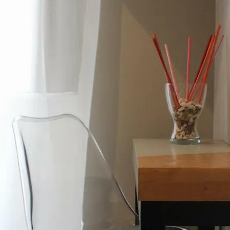 Be Italian Flat Piazza Bovio 22 Pensión 4*