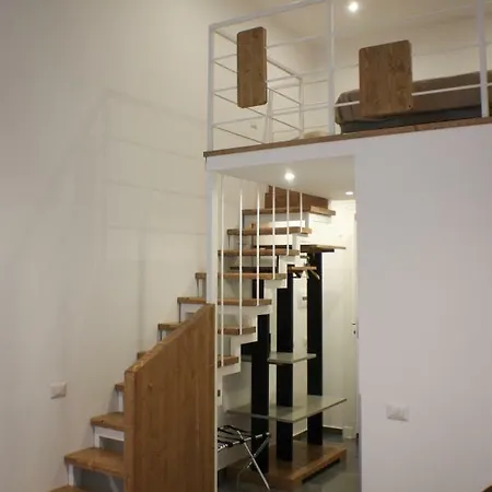 Pensión Be Italian Flat Piazza Bovio 22