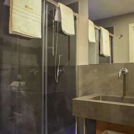 Be Italian Flat Piazza Bovio 22 Nápoles