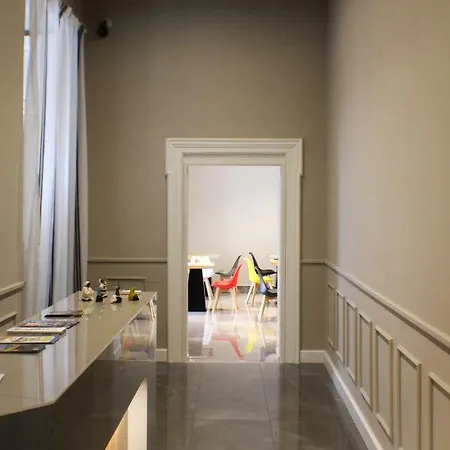 Pensión Be Italian Flat Piazza Bovio 22 4*