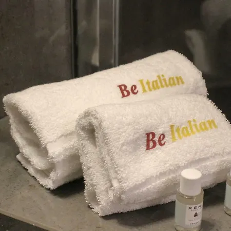 Pensión Be Italian Flat Piazza Bovio 22 4*